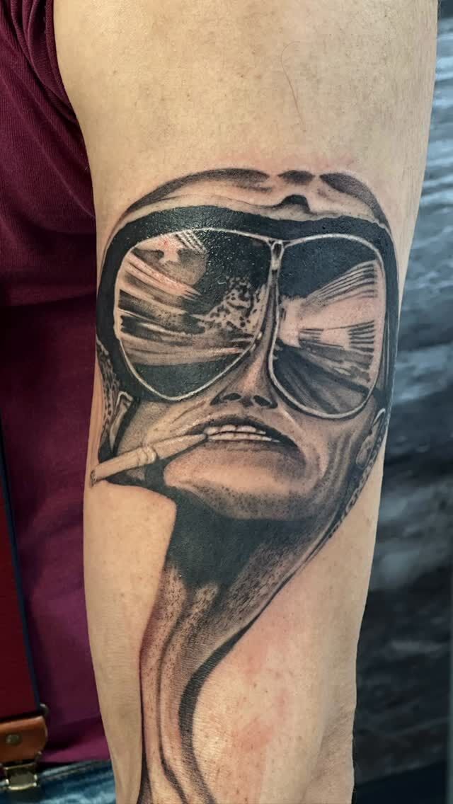 Kultfilme haben immer wieder Potential zum Tattoomotiv zu werden . Charaktere lassen uns träumen , in der Phantasie und vielleicht auch beim Film schauen werden wir zum Hauptdarsteller , schalten ab und begeben uns in andere Welten . #kultfilm #bodytemplepotsdam #tattoopotsdam #potsdam #berlintattoo