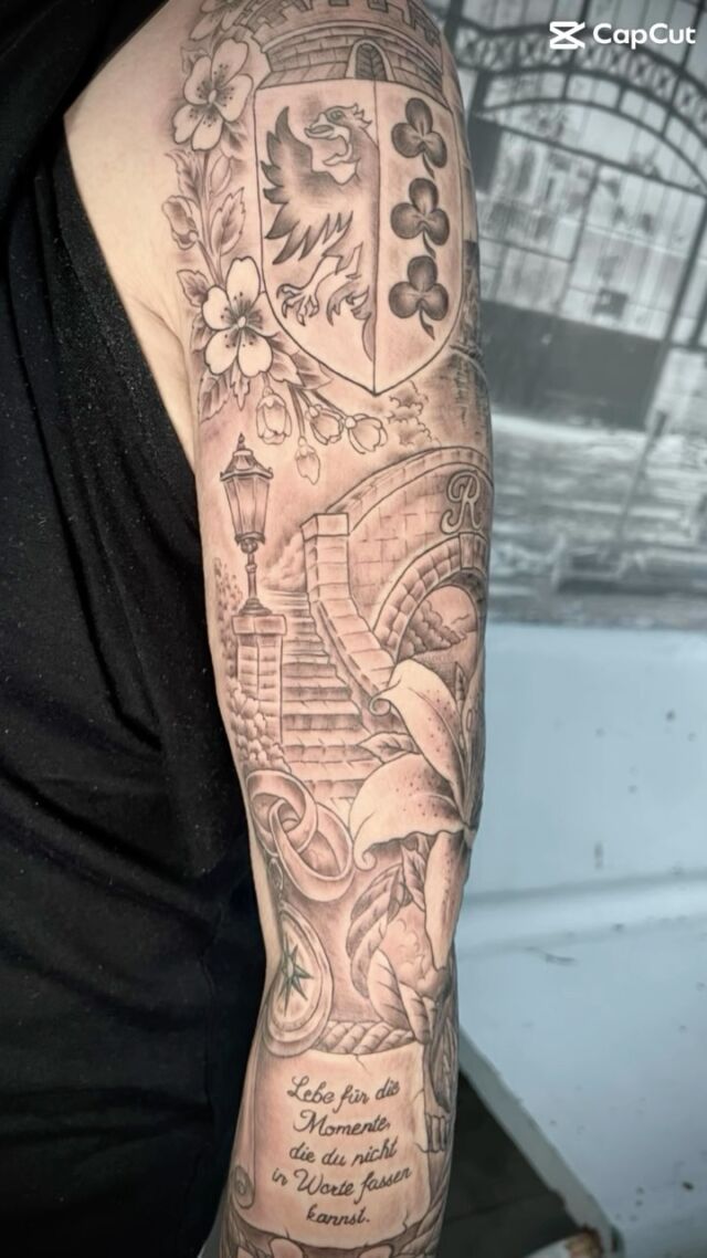 #armsleeve von Lemme ! Feminin, zart und schmeichelnd  Tattoos müssen zu deinem  Wesen passen , sollten deinen Charakter unterstreichen und dir schmeicheln . #blackandgray #memories #tattoolover #bodytemplepotsdam